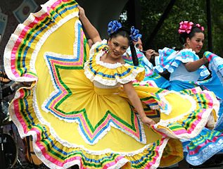 317px-Cinco_de_Mayo_dancers_in_Washington_DC